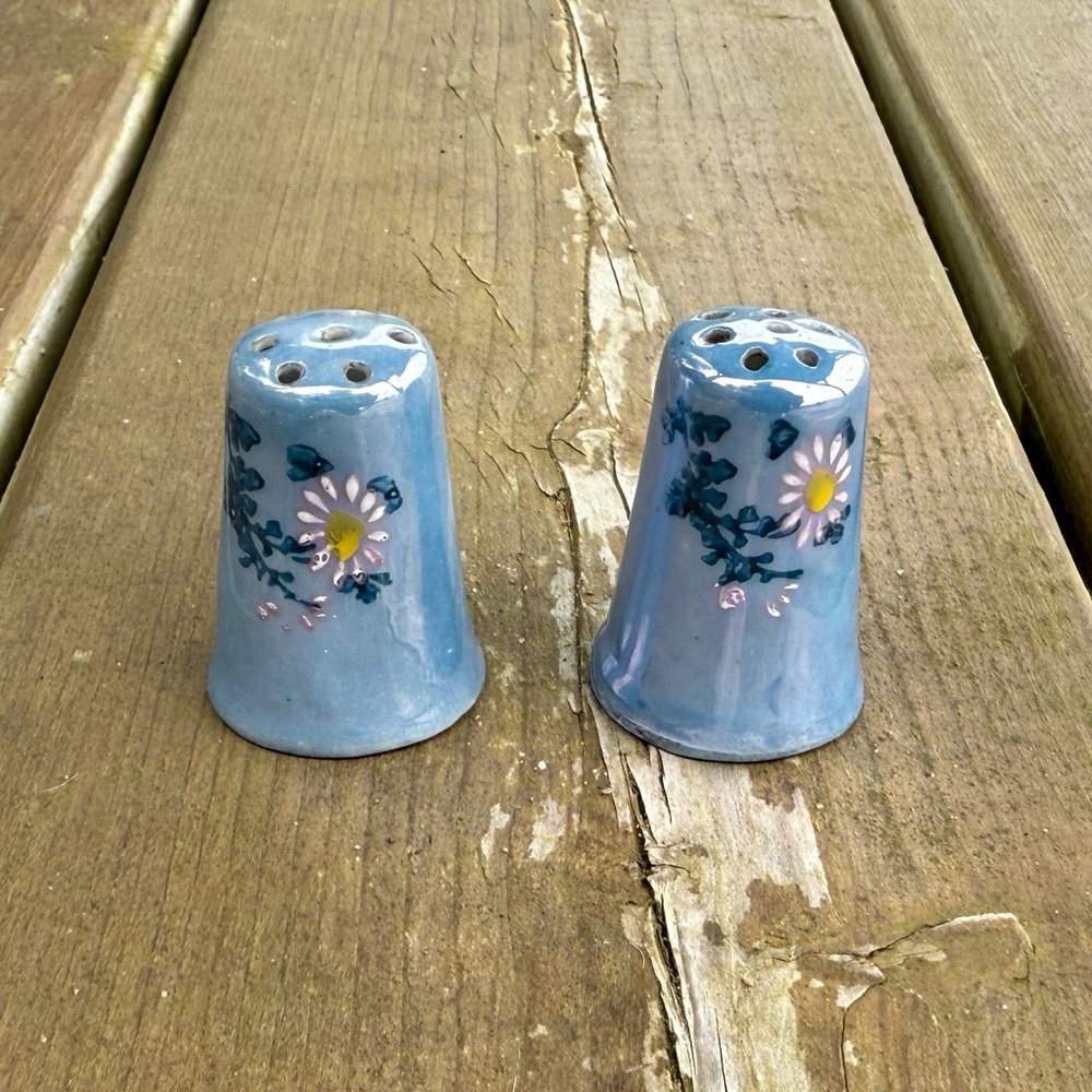 Vintage Blue Lusterware Daisy Design Porcelain Mini Small Salt & Pepper Shakers